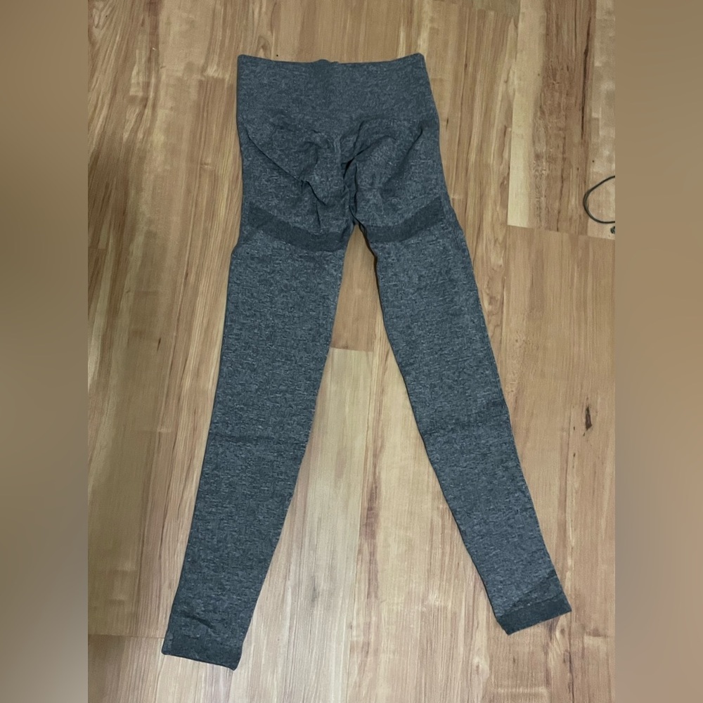 Halera butt-scrunch leggings